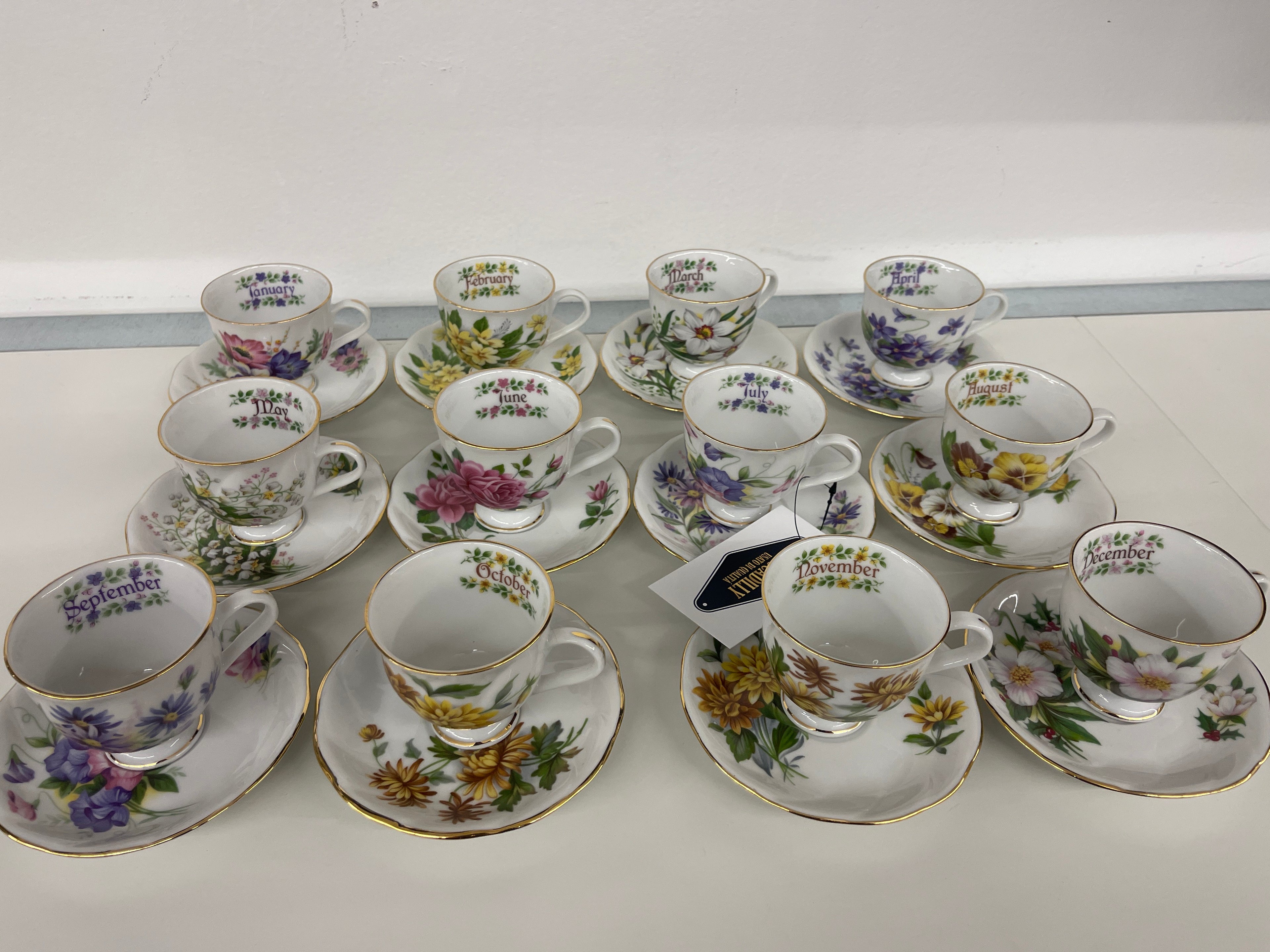 Servizio 12 Tazzine Con Piattino Mesi Anno Supreme Monno Porcelain
