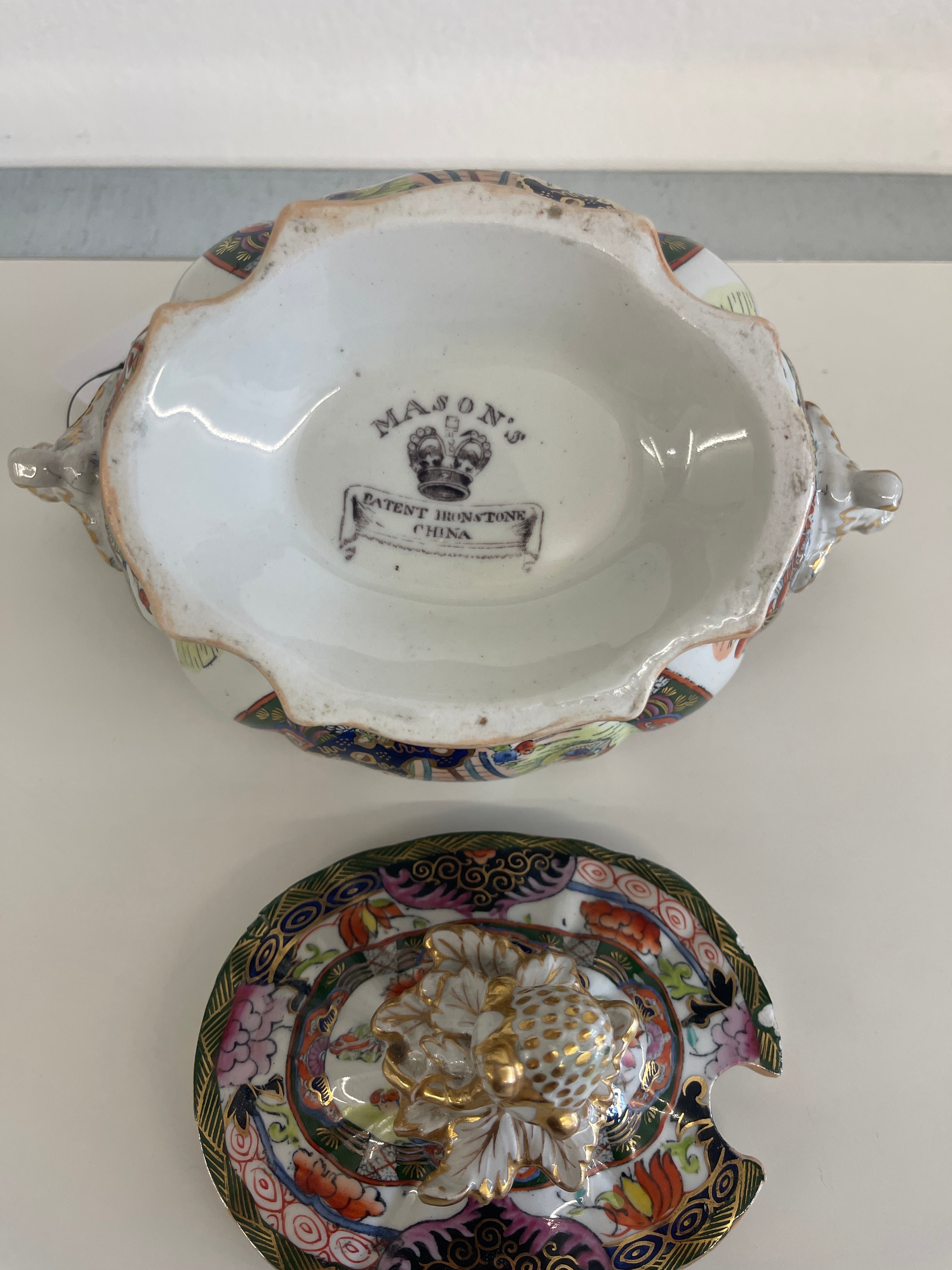 Antica Zuppiera Mason's Patent Ironstone China Difettino