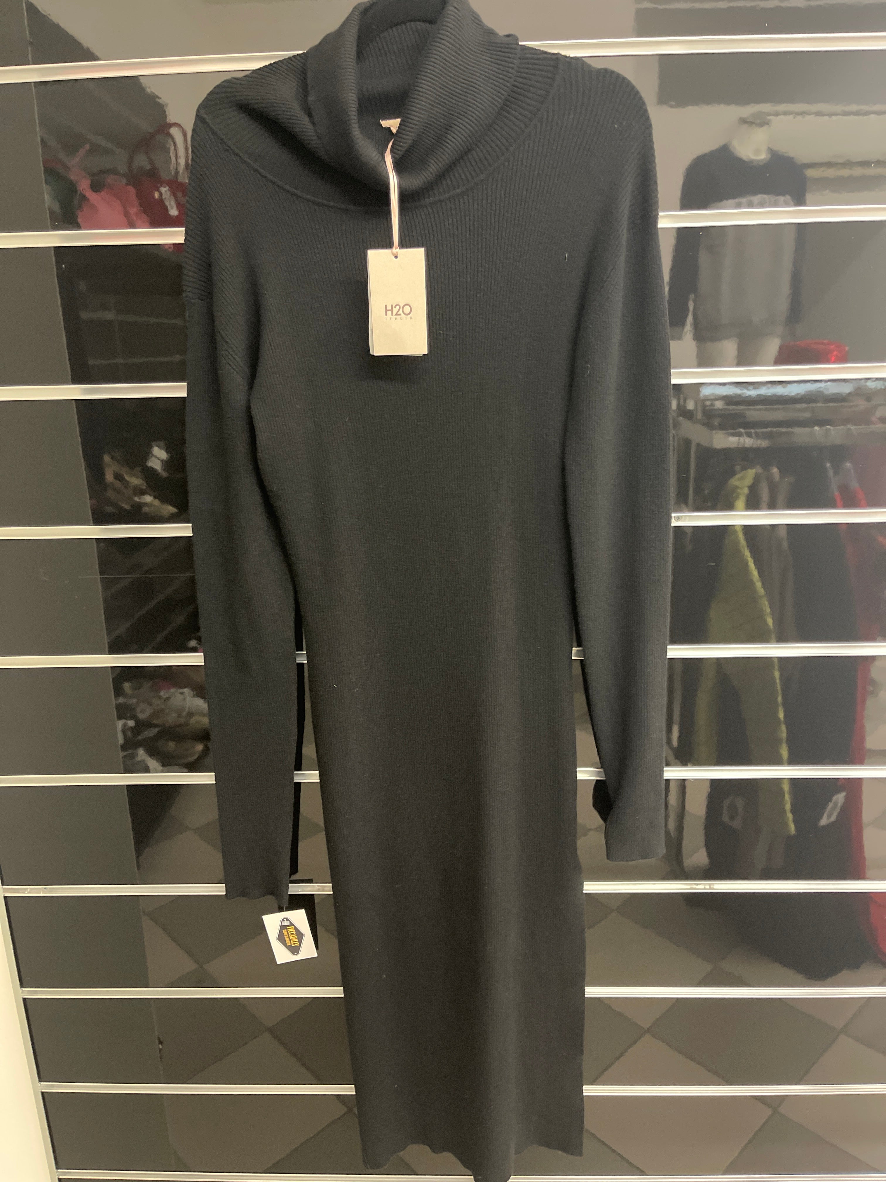 Abito Lungo Nero Collo Alto Tg L H2o Italia  Nuovo Con Etichetta