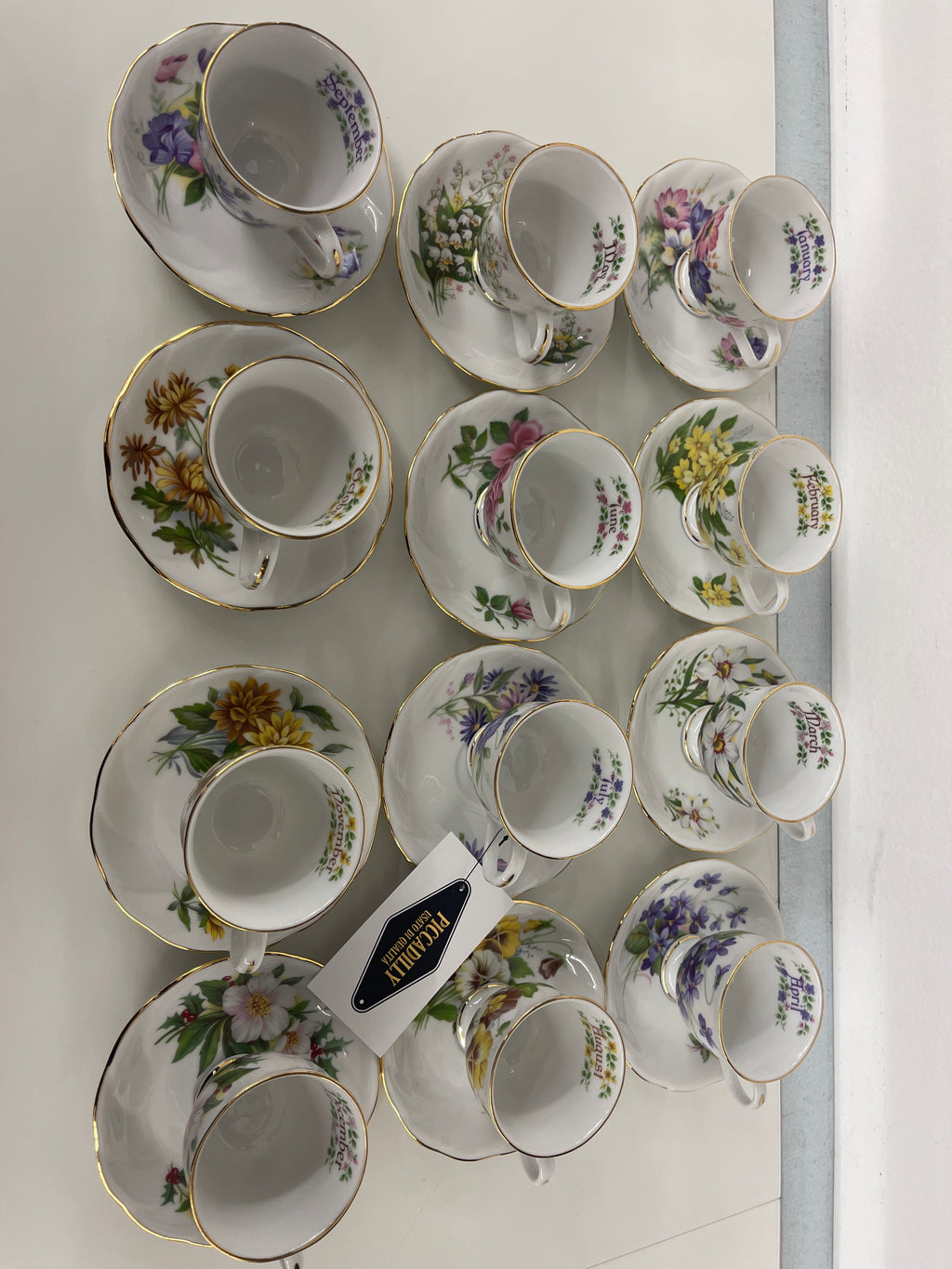 Servizio 12 Tazzine Con Piattino Mesi Anno Supreme Monno Porcelain