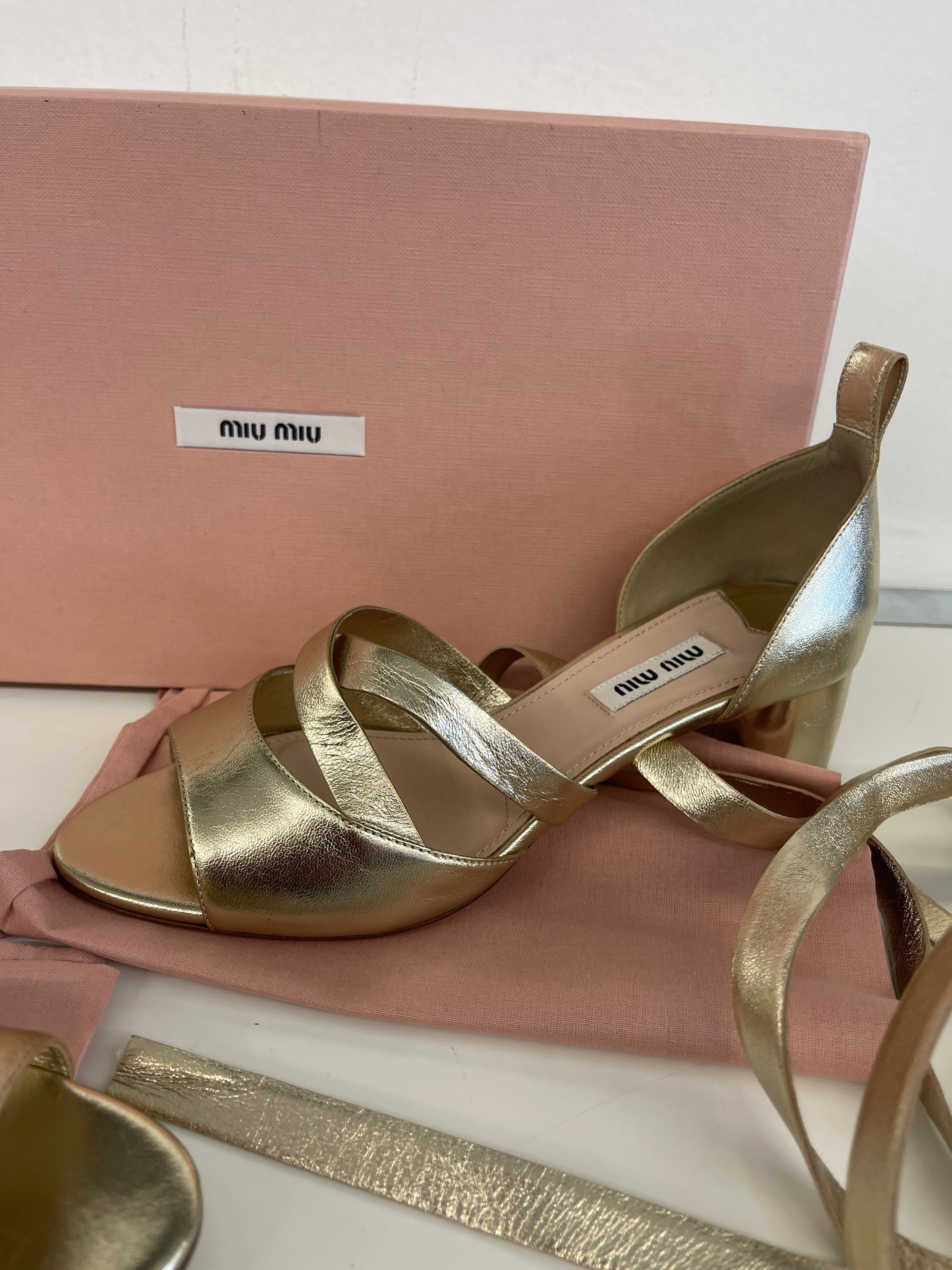 Sandalo Dorato Lacci Sciava Miu Miu Con Scatola N 35.5