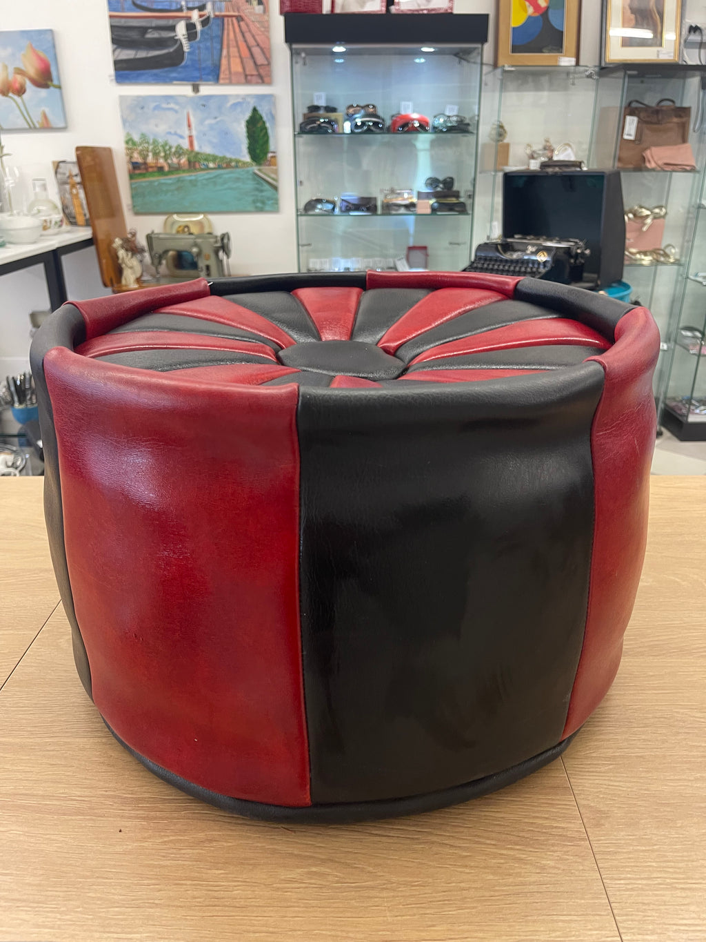 Poggiapiedi In Pelle Rosso Nero