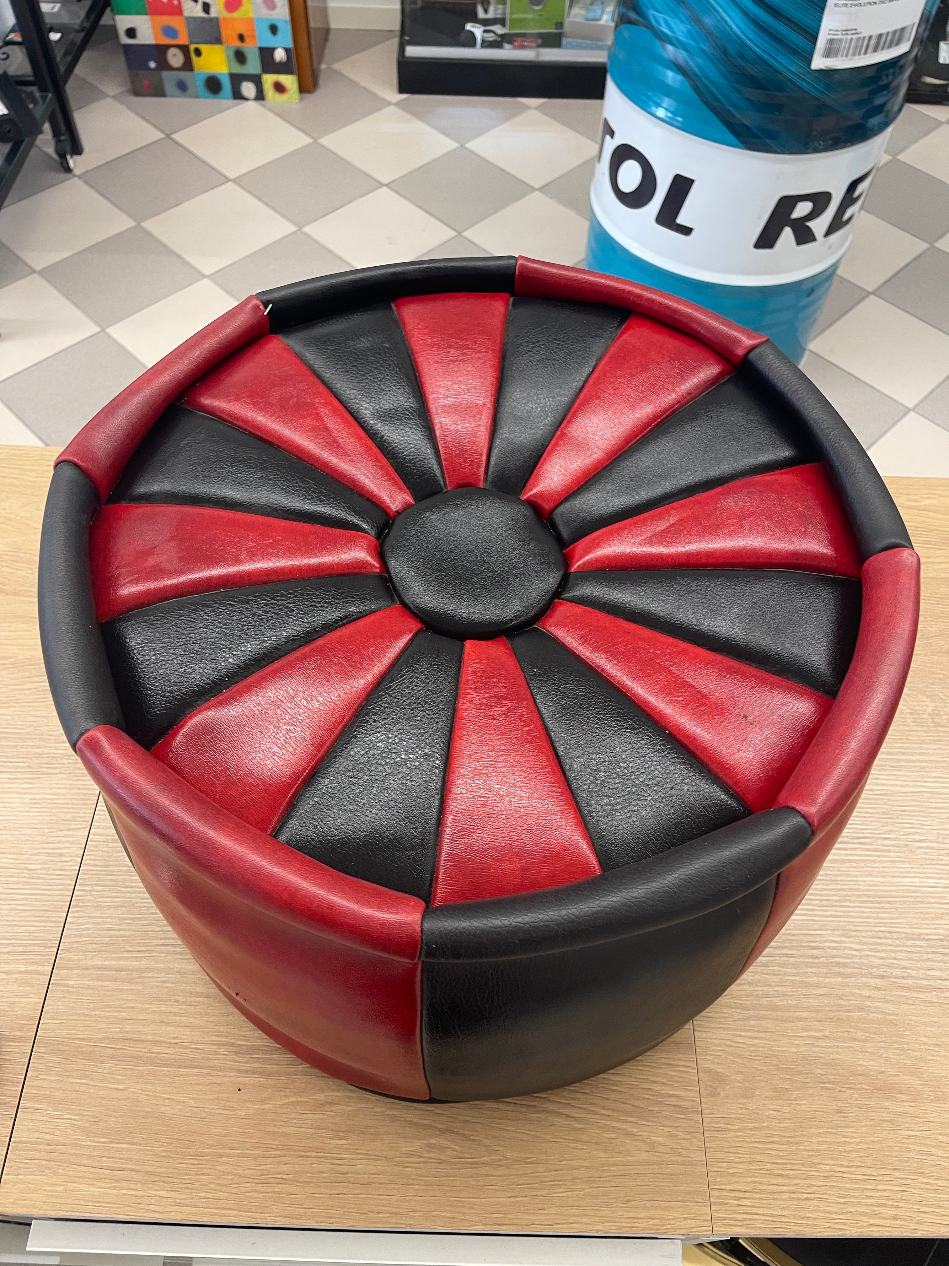 Poggiapiedi In Pelle Rosso Nero