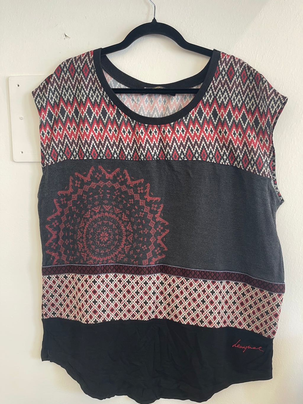 Canotta Nera Fantasia Nera Rossa Desigual Tg Xl